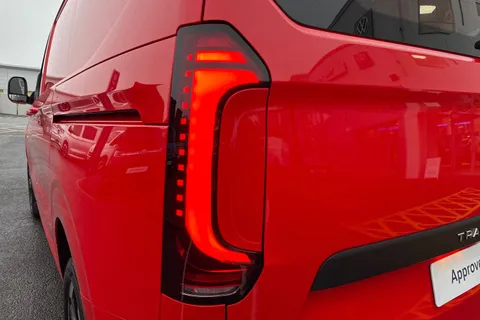 BT75CKX Volkswagen Transporter 2.0 TDI 150 Commerce Pro Van Auto-Tailgate Thumbnail #42