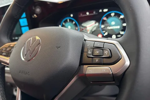 BT75CKX Volkswagen Transporter 2.0 TDI 150 Commerce Pro Van Auto-Tailgate Thumbnail #48