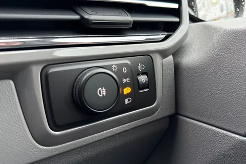 BT75CKX Volkswagen Transporter 2.0 TDI 150 Commerce Pro Van Auto-Tailgate Thumbnail #55