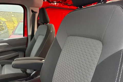 BT75CKX Volkswagen Transporter 2.0 TDI 150 Commerce Pro Van Auto-Tailgate Thumbnail #58