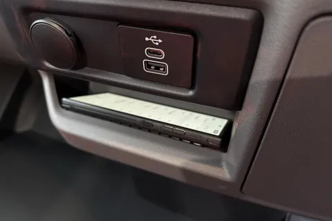 BT75CKX Volkswagen Transporter 2.0 TDI 150 Commerce Pro Van Auto-Tailgate Thumbnail #61