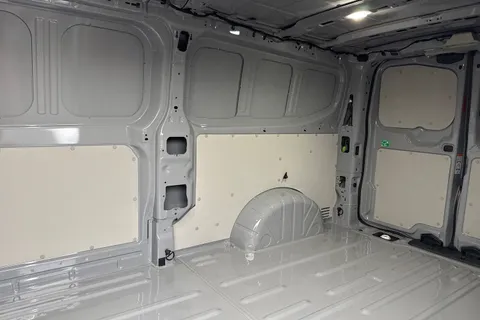 MF75FEO Volkswagen Transporter 2.0 TDI 110 Commerce Pro Van Thumbnail #14