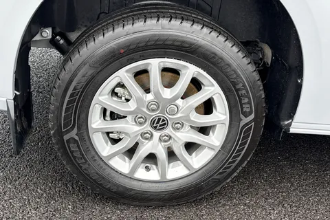 MF75FEO Volkswagen Transporter 2.0 TDI 110 Commerce Pro Van Thumbnail #23