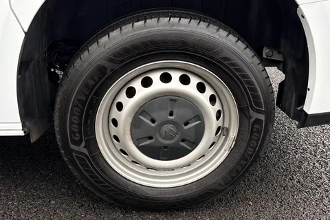 MF25HYT Volkswagen Transporter 2.0 TDI 110 Commerce Plus Van Thumbnail #22