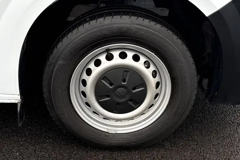 MF25HYT Volkswagen Transporter 2.0 TDI 110 Commerce Plus Van Thumbnail #24