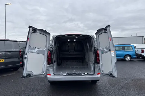 MF75FEO Volkswagen Transporter 2.0 TDI 110 Commerce Pro Van Thumbnail #32