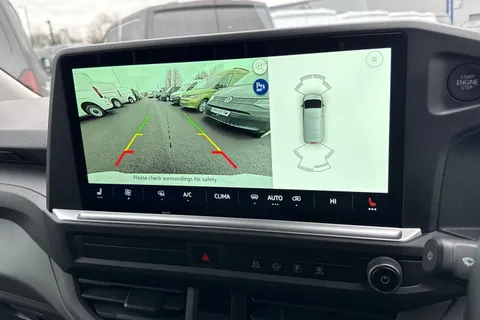 MF75FEO Volkswagen Transporter 2.0 TDI 110 Commerce Pro Van Thumbnail #39