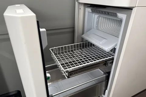 DG23LFT Volkswagen California 2.0 TDI 600 5dr Tip Auto [3.5T] Thumbnail #41