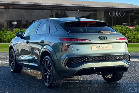  Audi Q3 1.5 TFSI Edition 1 Sportback S Tronic Euro 6 (s/s) 5dr Thumbnail #3