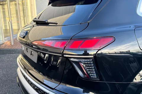  Audi Q3 2.0 TDI S line S Tronic Euro 6 (s/s) 5dr Thumbnail #8