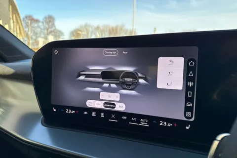  Audi Q3 2.0 TDI S line S Tronic Euro 6 (s/s) 5dr Thumbnail #22