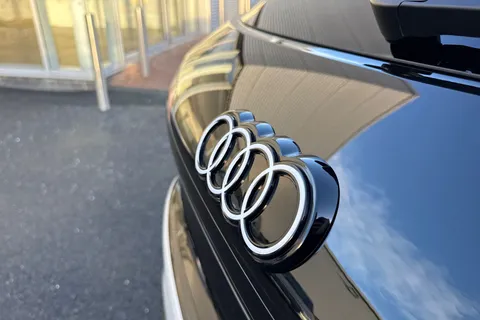  Audi Q3 2.0 TDI S line S Tronic Euro 6 (s/s) 5dr Thumbnail #32