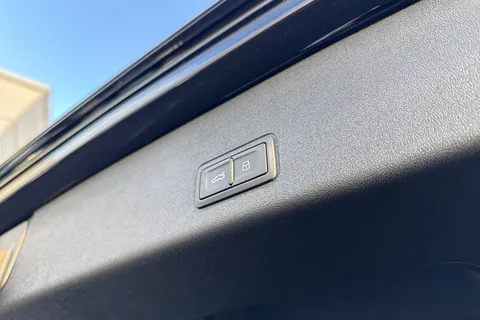  Audi Q3 2.0 TDI S line S Tronic Euro 6 (s/s) 5dr Thumbnail #36