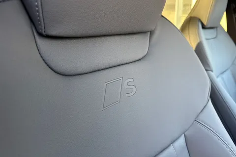  Audi Q3 2.0 TDI S line S Tronic Euro 6 (s/s) 5dr Thumbnail #45