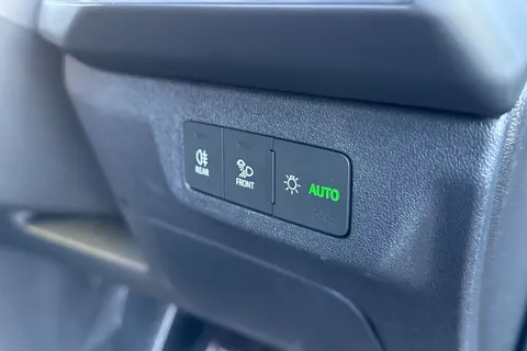  Audi Q3 2.0 TDI S line S Tronic Euro 6 (s/s) 5dr Thumbnail #46