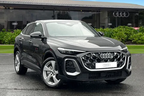  Audi Q5 2.0 TDI S line Sportback S Tronic quattro Euro 6 (s/s) 5dr Thumbnail #2