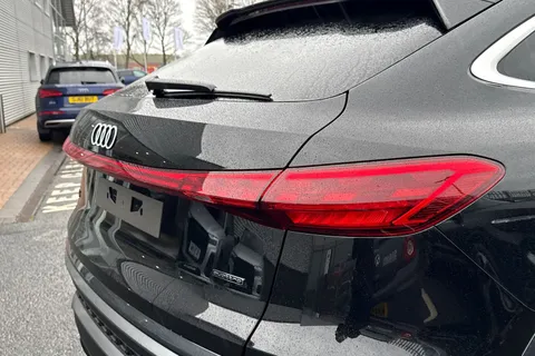  Audi Q5 2.0 TDI S line Sportback S Tronic quattro Euro 6 (s/s) 5dr Thumbnail #8