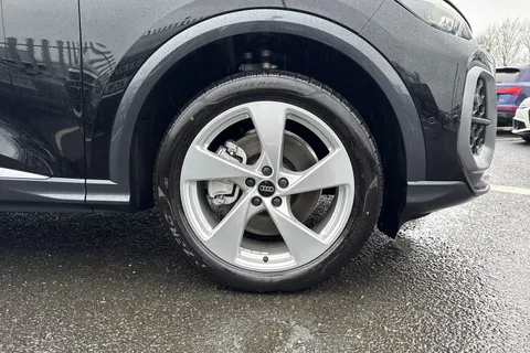  Audi Q5 2.0 TDI S line Sportback S Tronic quattro Euro 6 (s/s) 5dr Thumbnail #10