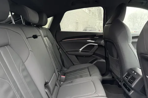  Audi Q5 2.0 TDI S line Sportback S Tronic quattro Euro 6 (s/s) 5dr Thumbnail #38