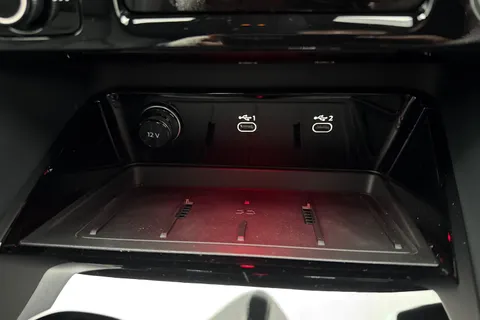  Audi Q5 2.0 TDI S line Sportback S Tronic quattro Euro 6 (s/s) 5dr Thumbnail #53