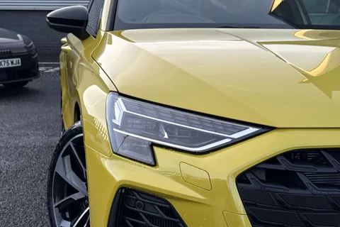  Audi S3 2.0 TFSI Black Edition Sportback S Tronic quattro Euro 6 (s/s) 5dr Thumbnail #9