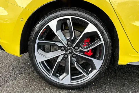  Audi S3 2.0 TFSI Black Edition Sportback S Tronic quattro Euro 6 (s/s) 5dr Thumbnail #12