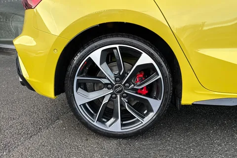  Audi S3 2.0 TFSI Black Edition Sportback S Tronic quattro Euro 6 (s/s) 5dr Thumbnail #13