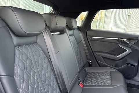  Audi S3 2.0 TFSI Black Edition Sportback S Tronic quattro Euro 6 (s/s) 5dr Thumbnail #19
