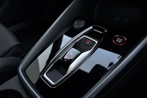  Audi S3 2.0 TFSI Black Edition Sportback S Tronic quattro Euro 6 (s/s) 5dr Thumbnail #23