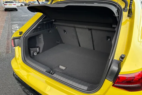  Audi S3 2.0 TFSI Black Edition Sportback S Tronic quattro Euro 6 (s/s) 5dr Thumbnail #36