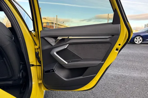  Audi S3 2.0 TFSI Black Edition Sportback S Tronic quattro Euro 6 (s/s) 5dr Thumbnail #43