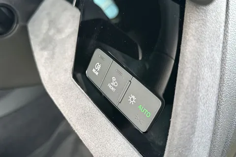  Audi S3 2.0 TFSI Black Edition Sportback S Tronic quattro Euro 6 (s/s) 5dr Thumbnail #46