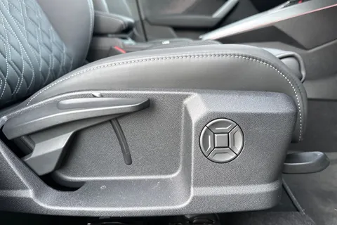  Audi S3 2.0 TFSI Black Edition Sportback S Tronic quattro Euro 6 (s/s) 5dr Thumbnail #47