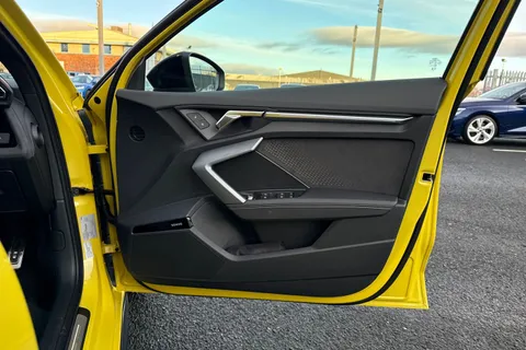  Audi S3 2.0 TFSI Black Edition Sportback S Tronic quattro Euro 6 (s/s) 5dr Thumbnail #48