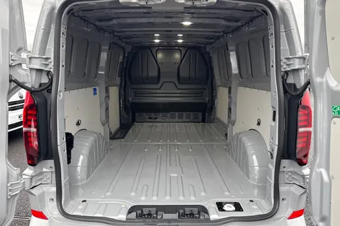 MF75FDM Volkswagen Transporter 2.0 TDI 110 Commerce Pro Van Thumbnail #10