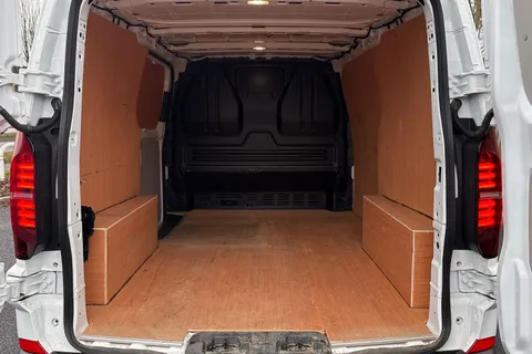 MF25JHL Volkswagen Transporter 2.0 TDI 150 Commerce Plus Van Thumbnail #11