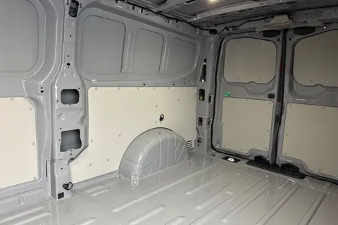 MF75FDM Volkswagen Transporter 2.0 TDI 110 Commerce Pro Van Thumbnail #14