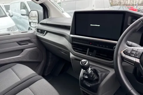 MF75FDM Volkswagen Transporter 2.0 TDI 110 Commerce Pro Van Thumbnail #15