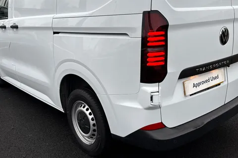 MF25JHL Volkswagen Transporter 2.0 TDI 150 Commerce Plus Van Thumbnail #17