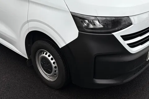 MF25JHL Volkswagen Transporter 2.0 TDI 150 Commerce Plus Van Thumbnail #18