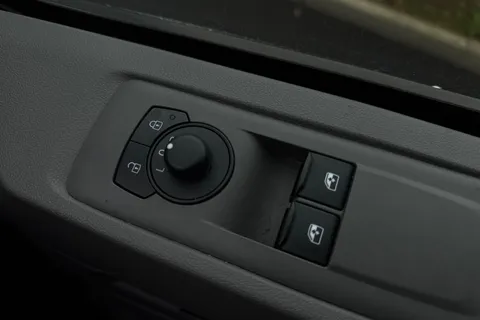 MF25JHL Volkswagen Transporter 2.0 TDI 150 Commerce Plus Van Thumbnail #19