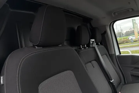 MF25JHL Volkswagen Transporter 2.0 TDI 150 Commerce Plus Van Thumbnail #22