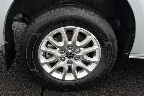 MF75FDM Volkswagen Transporter 2.0 TDI 110 Commerce Pro Van Thumbnail #23