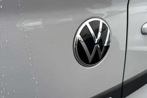 MF75FDM Volkswagen Transporter 2.0 TDI 110 Commerce Pro Van Thumbnail #27