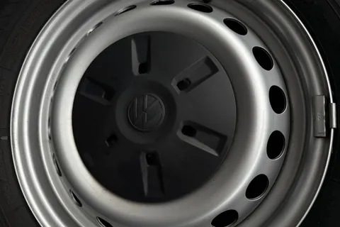 MF25JHL Volkswagen Transporter 2.0 TDI 150 Commerce Plus Van Thumbnail #27