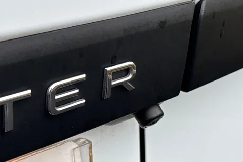 MF25JHL Volkswagen Transporter 2.0 TDI 150 Commerce Plus Van Thumbnail #32