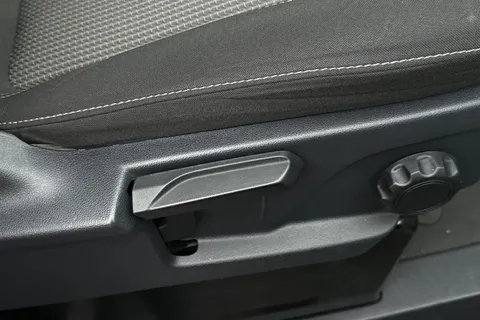 MF25JHL Volkswagen Transporter 2.0 TDI 150 Commerce Plus Van Thumbnail #34