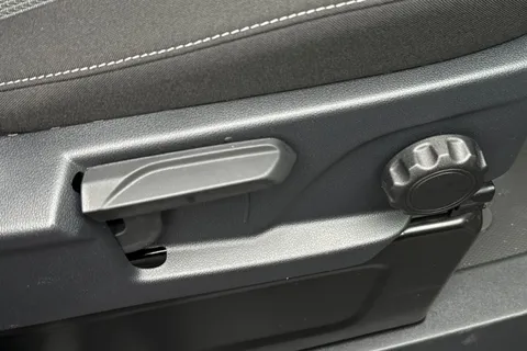 MF75FDM Volkswagen Transporter 2.0 TDI 110 Commerce Pro Van Thumbnail #34