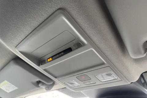 MF75FDM Volkswagen Transporter 2.0 TDI 110 Commerce Pro Van Thumbnail #35