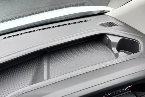 MF25JHL Volkswagen Transporter 2.0 TDI 150 Commerce Plus Van Thumbnail #37